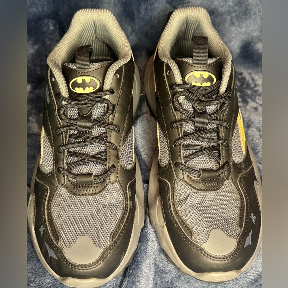 DC Batman Reebok Sneakers - Picture 5 of 7